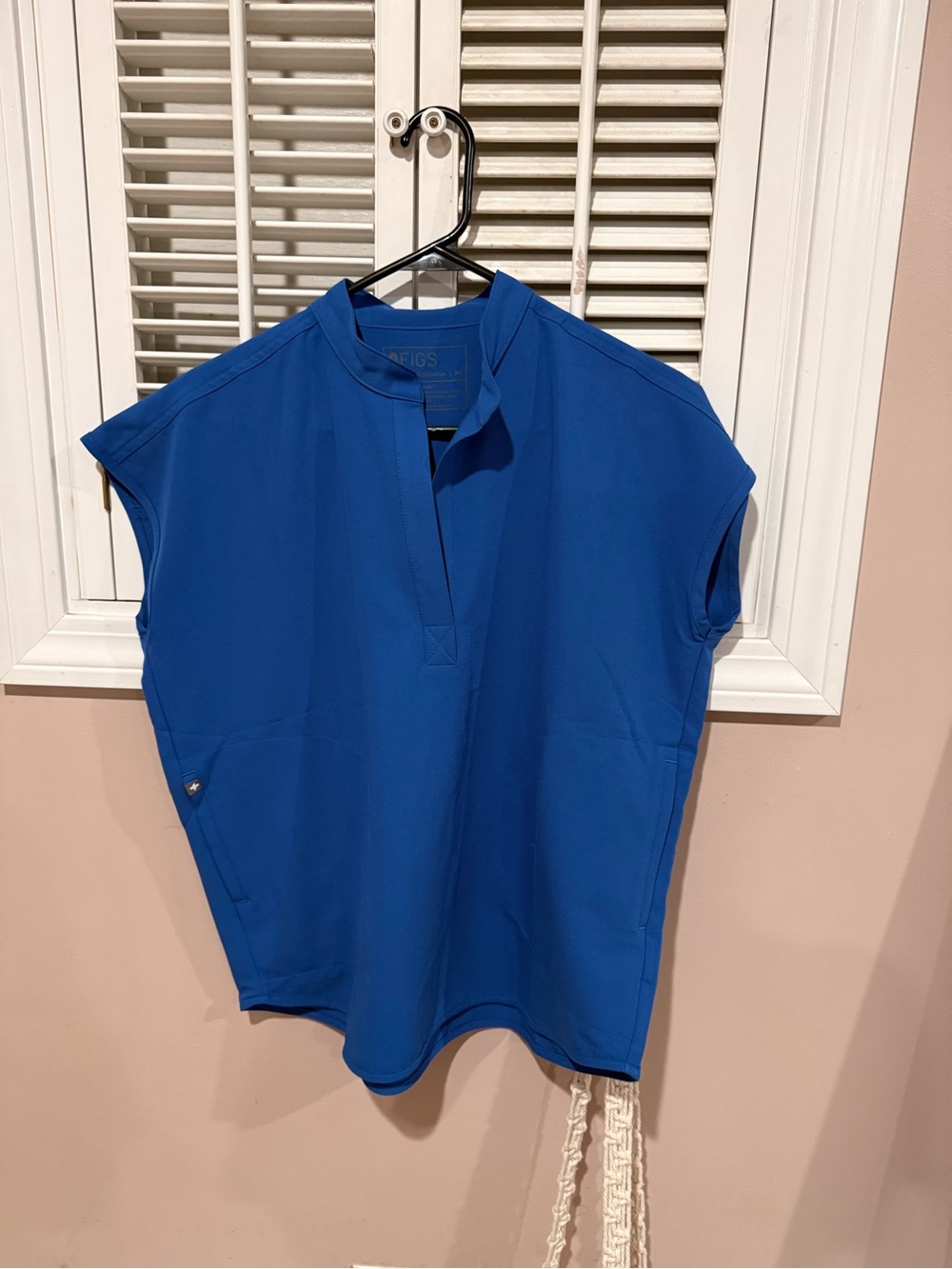 Figs Rafaela Royal Blue Scrub Top (XS)
